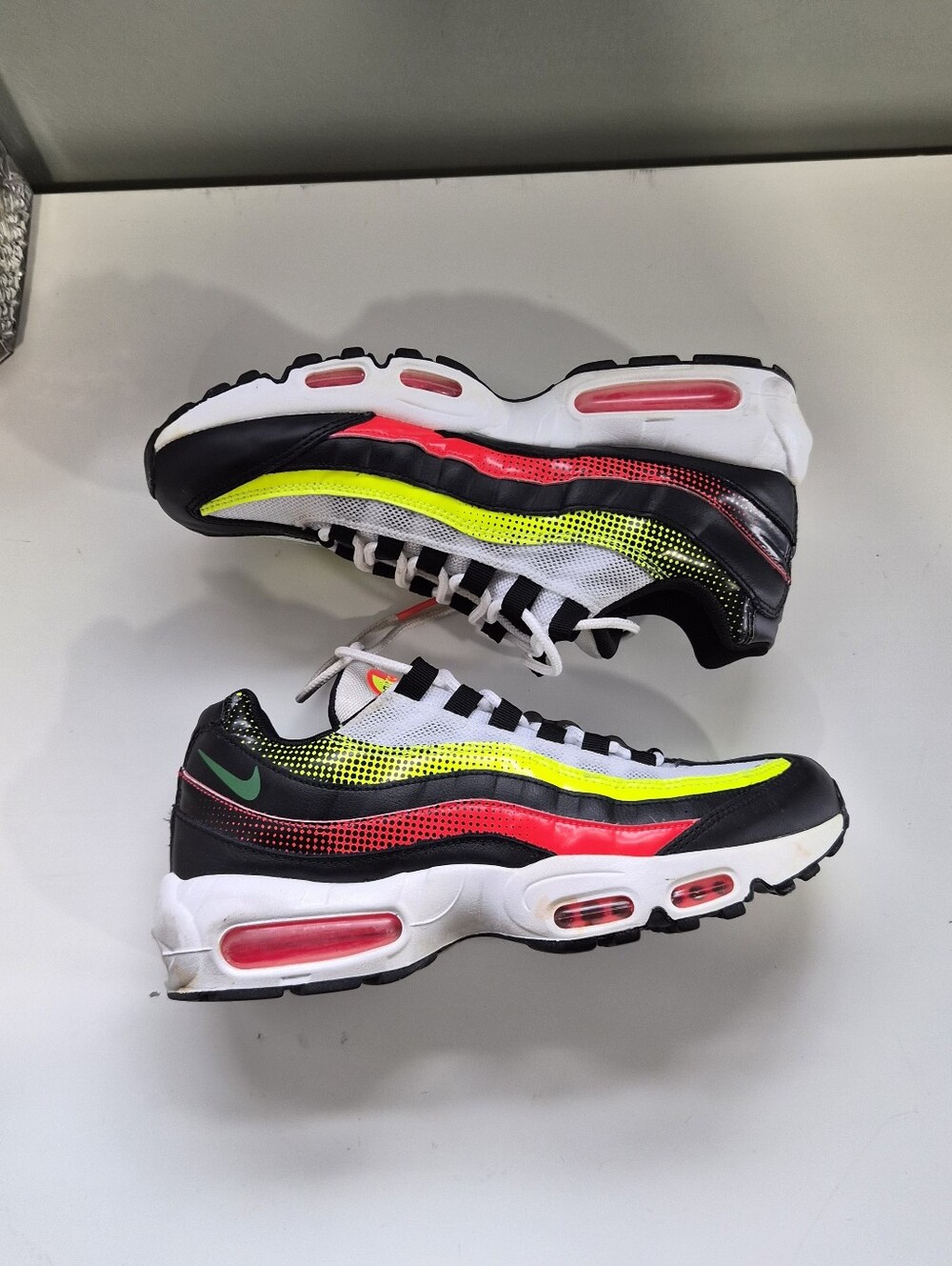 Nike Air Max 95 Neon Accent Sneakers Size 8